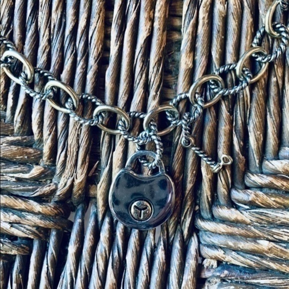 ✨✨Rope Silver and Gold Tone Chain Lock and Key 🔐 Pendant Necklaces ✨ - Picture 3 of 11